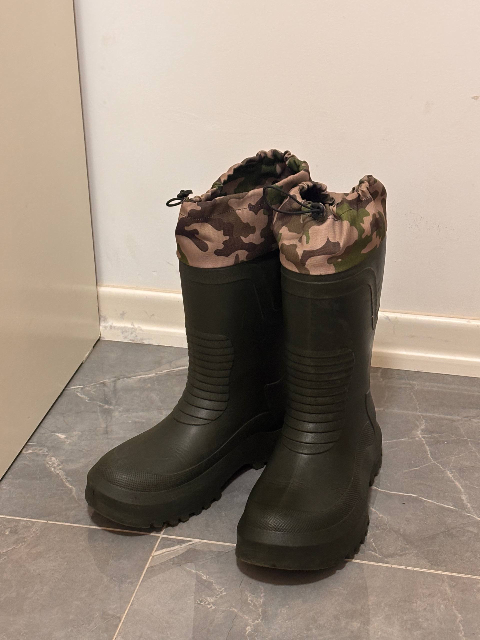 Botas de goma 43 negro camuflaje — Alanya, Turquía
