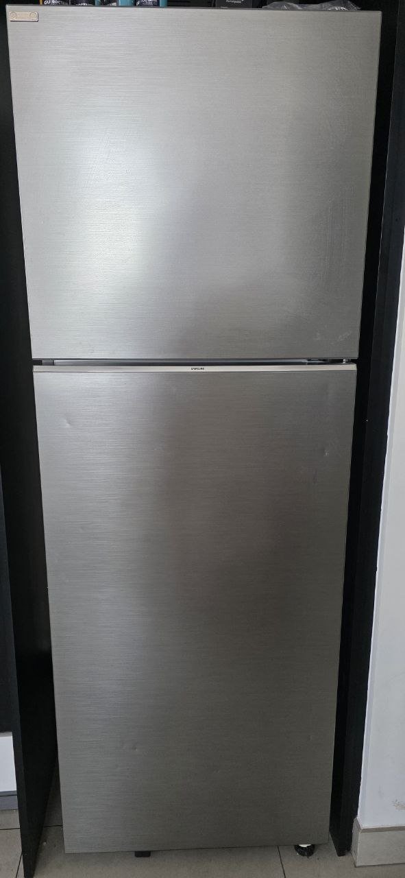Samsung refrigerator, used 1.5 years, 700 AED — used — Dubai, UAE