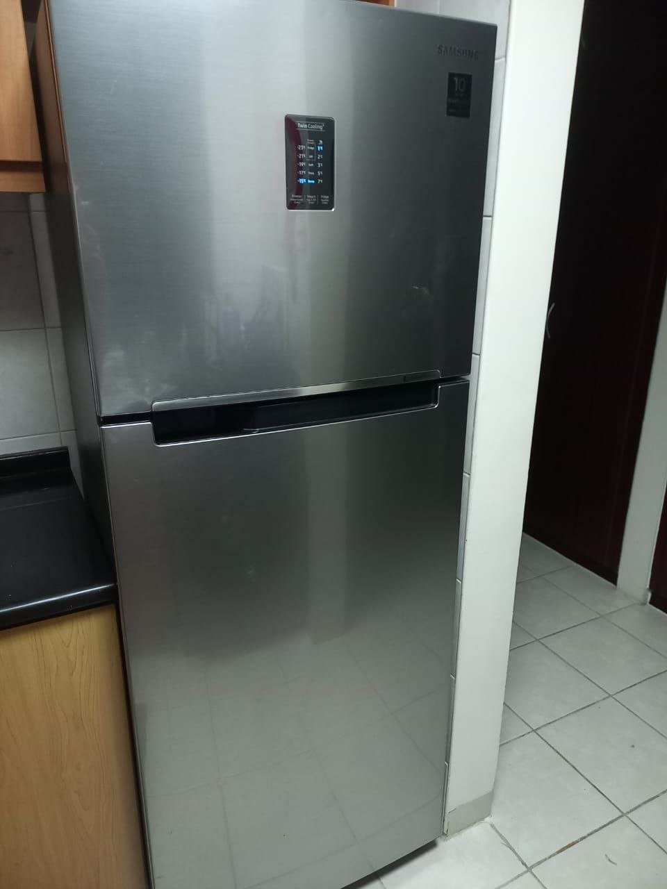 Samsung Twin Cooling No Frost refrigerator, AED 500 — good working condition — Dubai, UAE
