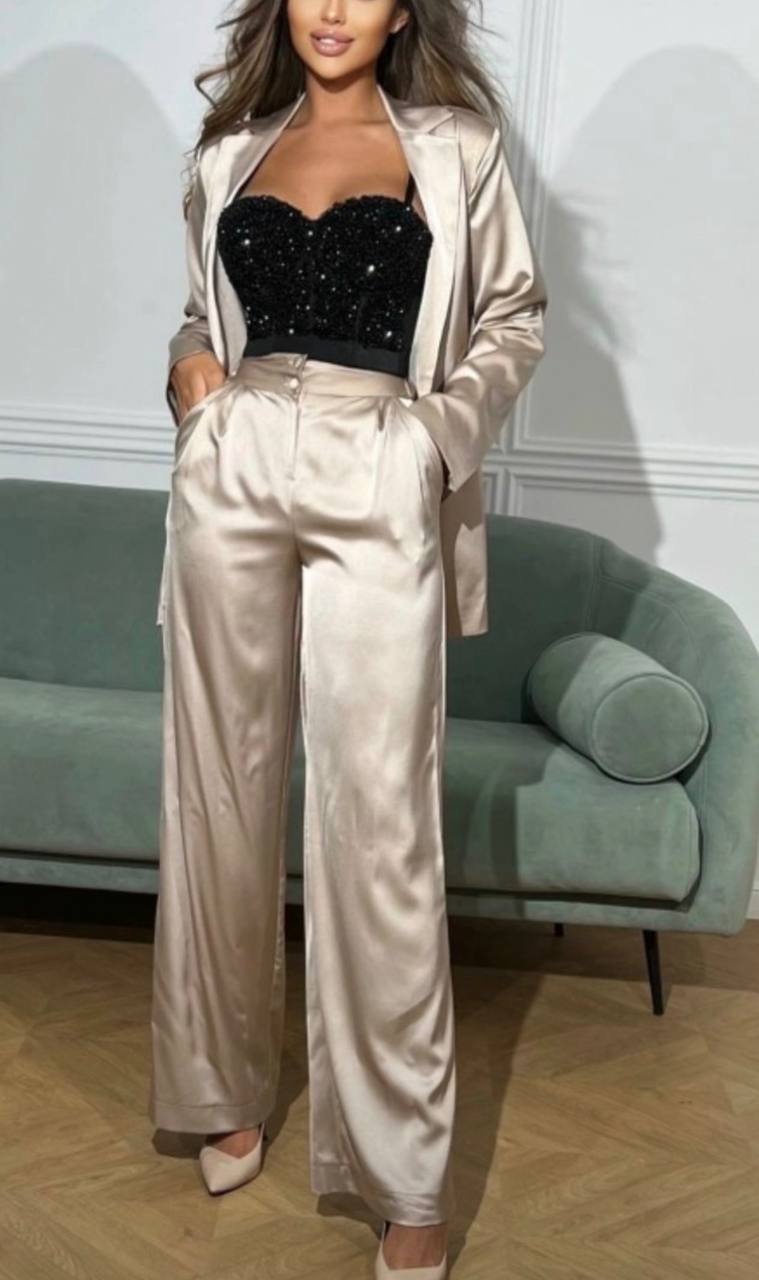Pantalones de satén, talla S/M — Alanya, Turquía Pantalones de satén, talla S/M — Alanya, Turquía