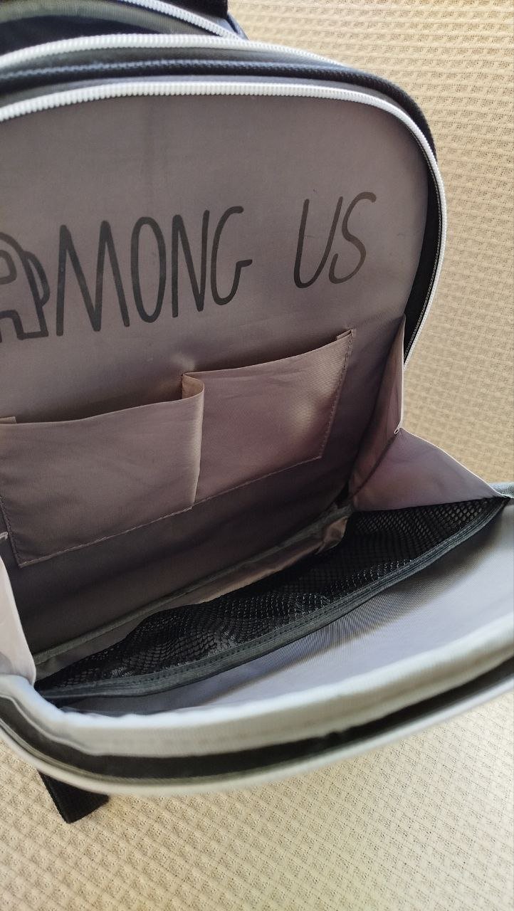 Mochila escolar con armazón 50 GEL — Tiflis, Georgia