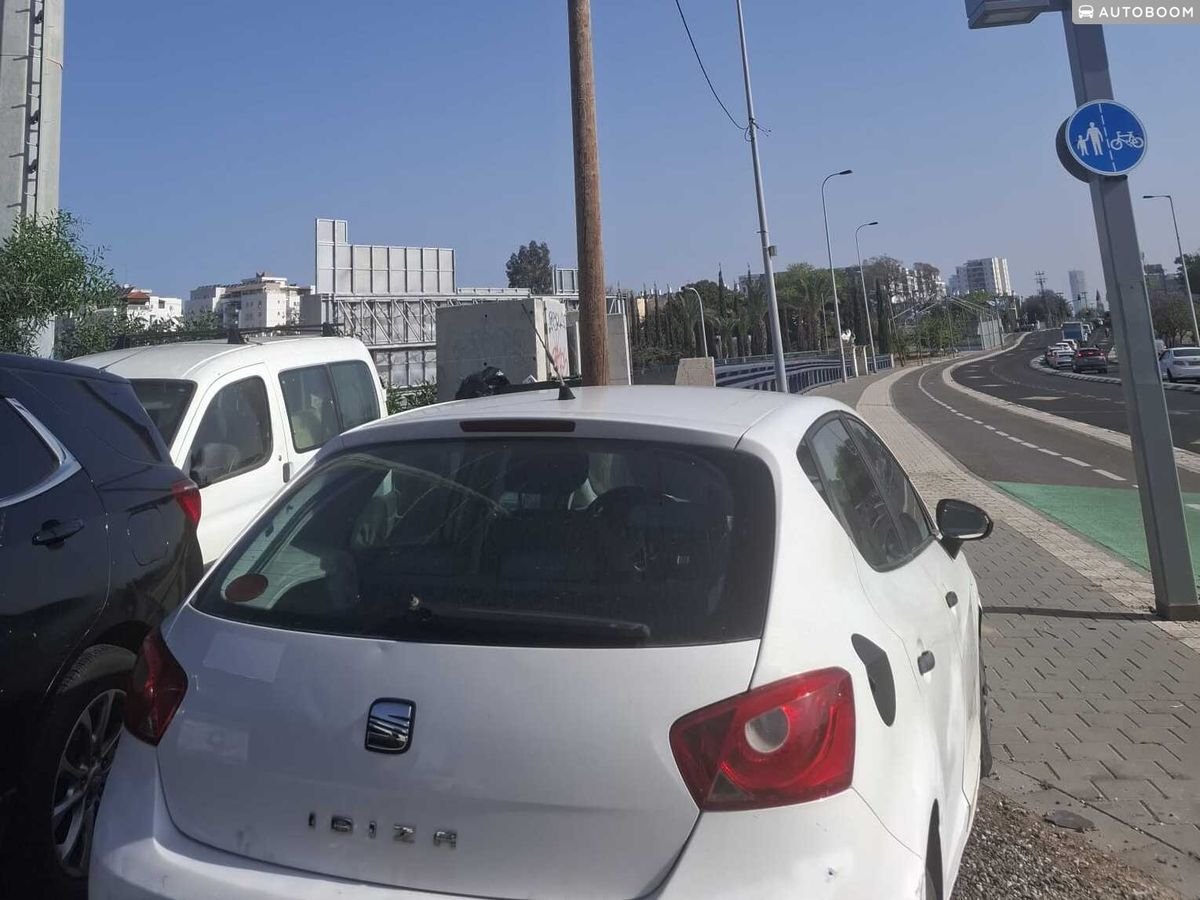 SEAT Ibiza 2010 white Reference robot — Tel Aviv, Israel