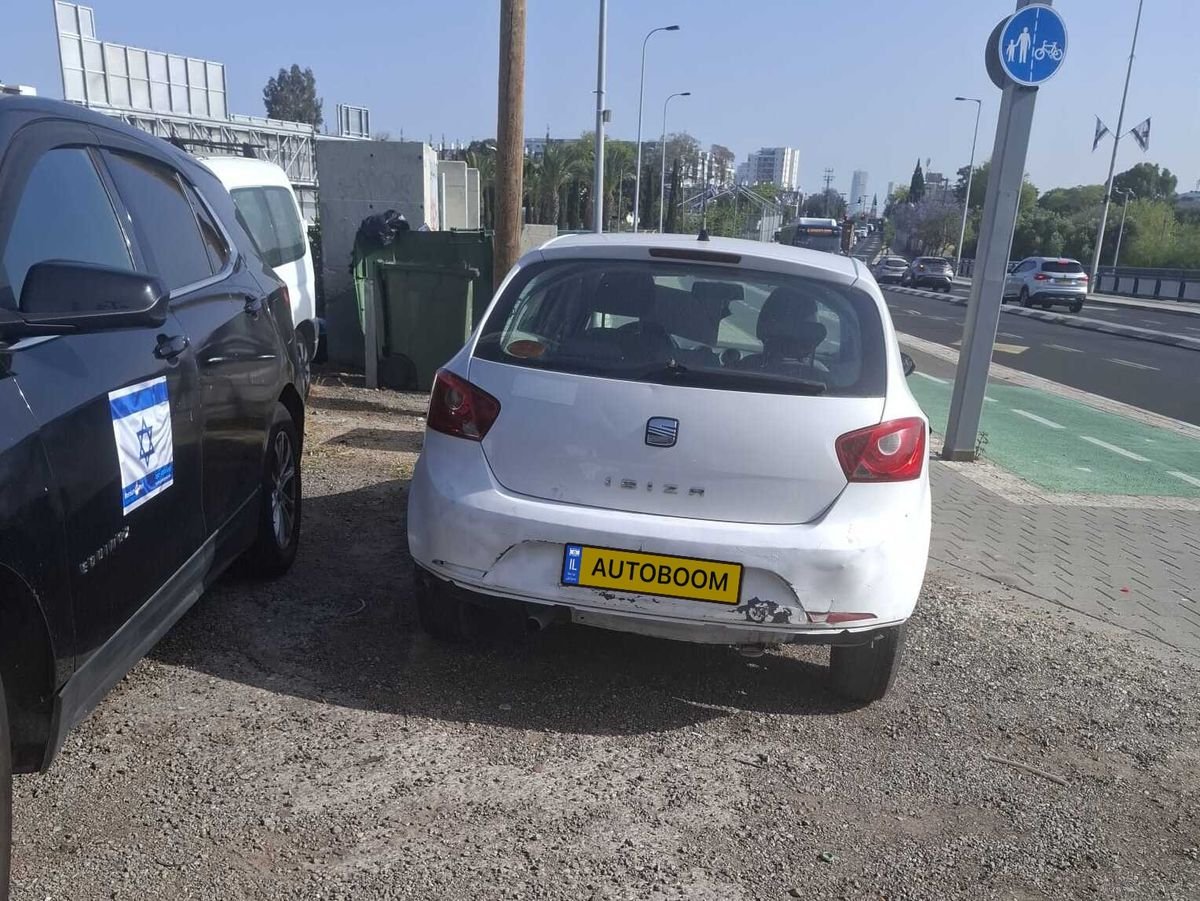 SEAT Ibiza 2010 white Reference robot — Tel Aviv, Israel