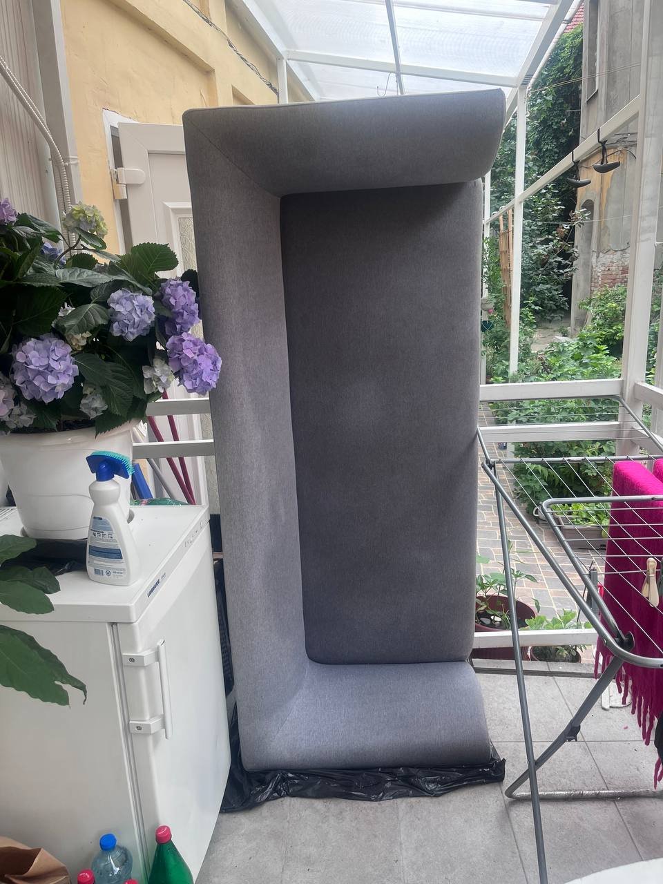 Seating sofa 185x75x72, not extendable, claw marks, Botanic Garden area — Belgrade, Serbia