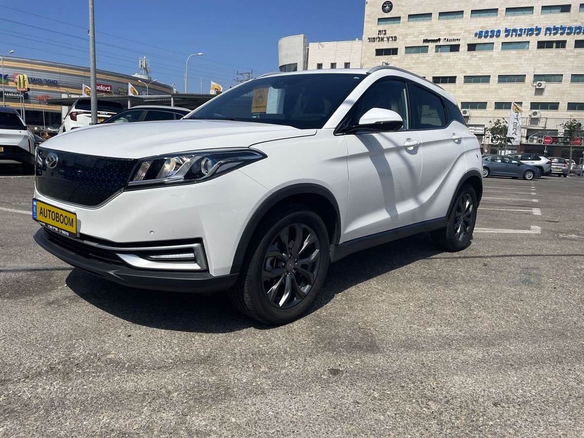 Seres 3 EV 2023 white electric SUV, automatic — Tel Aviv, Israel