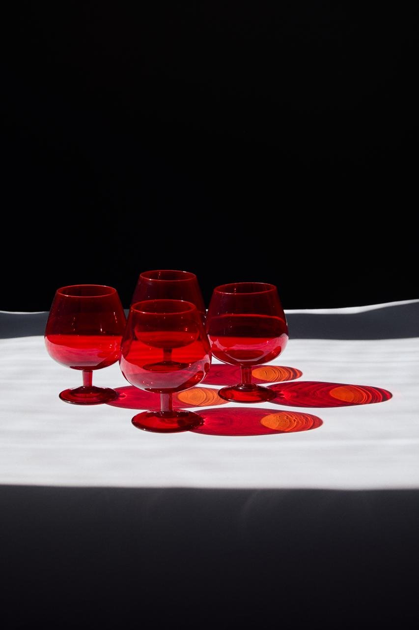 Juego de 4 copas rojas, 800 dinares por set — no chips or cracks — Belgrado, Serbia