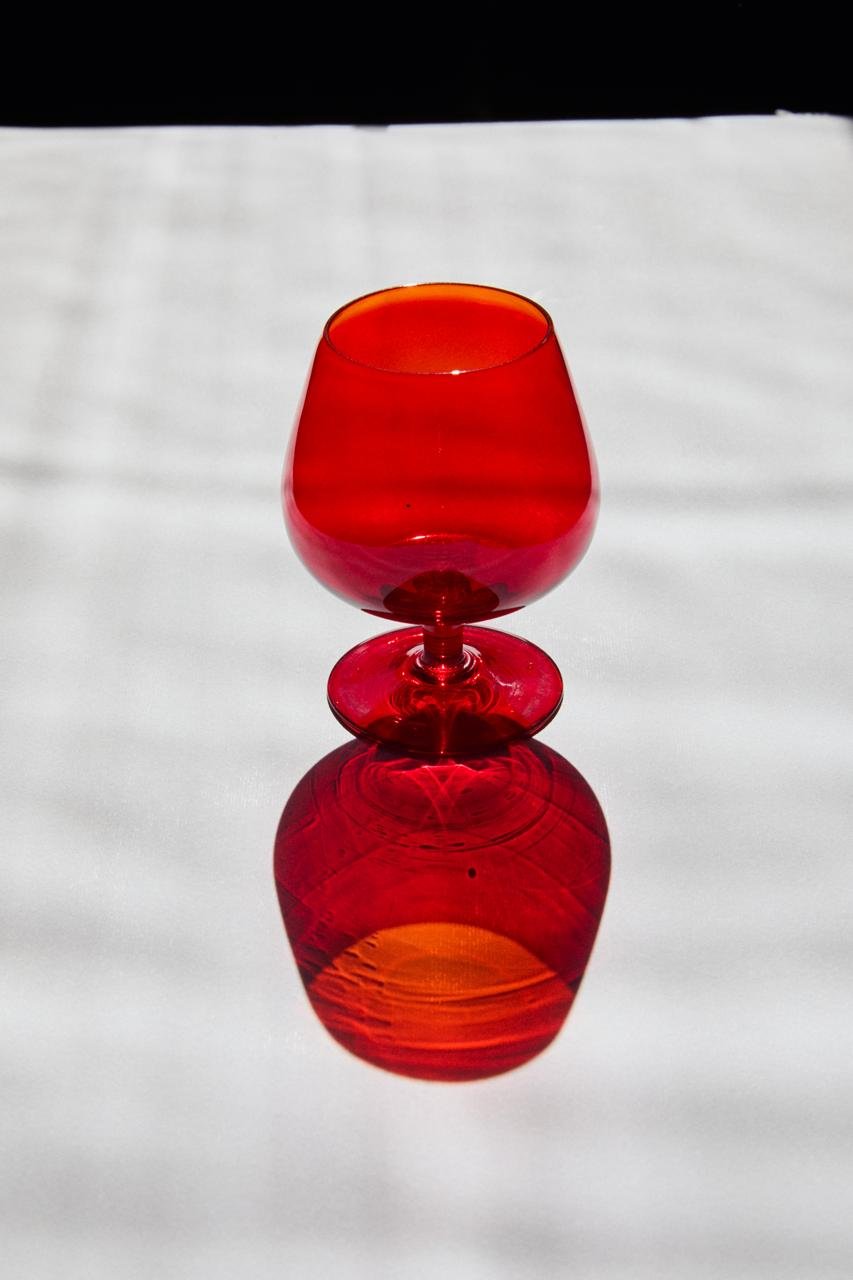 Juego de 4 copas rojas, 800 dinares por set — no chips or cracks — Belgrado, Serbia
