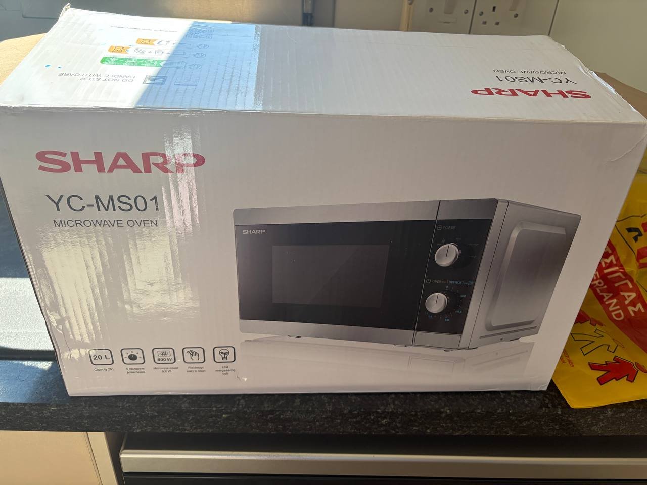 Микроволновка Sharp YC-MS01 20 л 800 Вт — отличное — Лимасол, Кипр