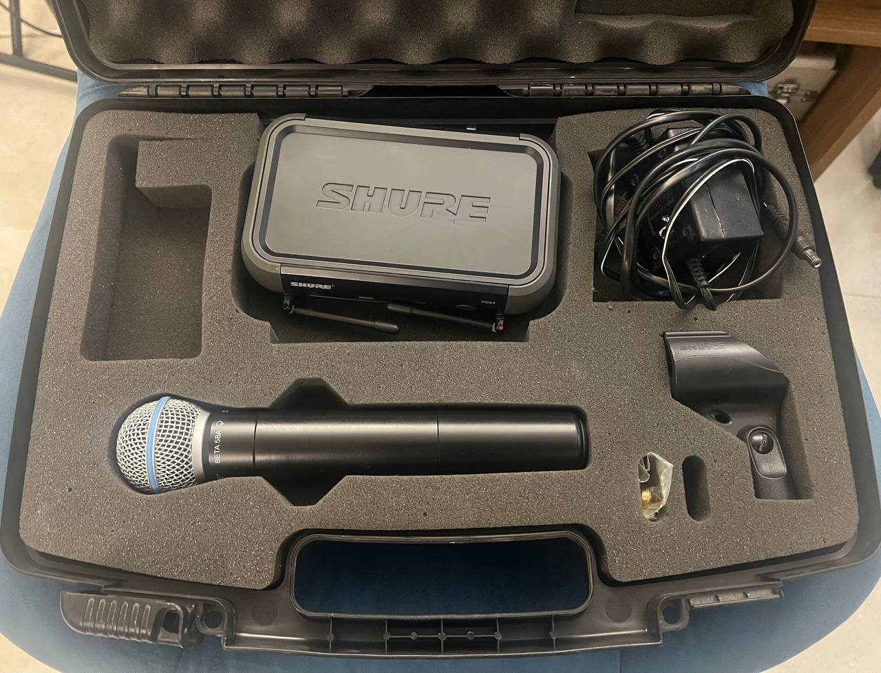 Радиосистема Shure PGX с микрофоном Beta 58A — б/у — Батуми, Грузия