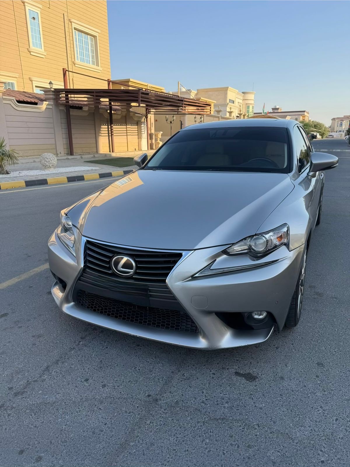Silver Lexus 2015, 250k km, 38000 AED — Dubai, UAE Silver Lexus 2015, 250k km, 38000 AED — very excellent — Dubai, UAE
