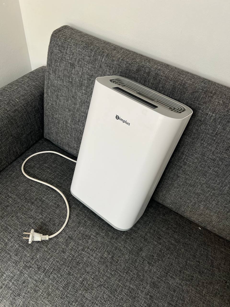 مزيل رطوبة Simplus CUSH002 سعة 2.5 لتر — بالي, إندونيسيا مزيل رطوبة Simplus CUSH002 سعة 2.5 لتر — بالي, إندونيسيا