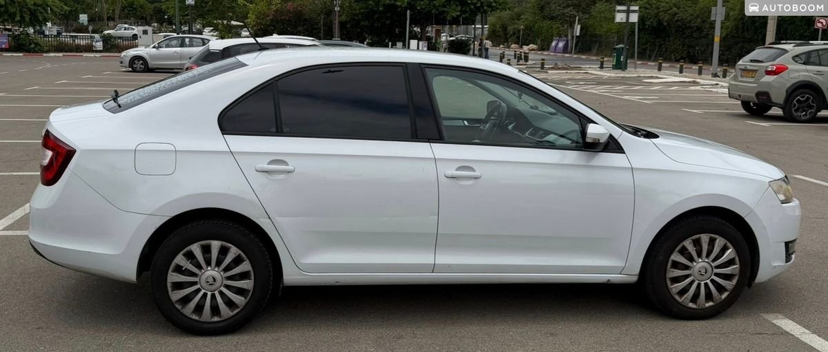 Skoda Rapid 2018 white liftback — Tel Aviv, Israel