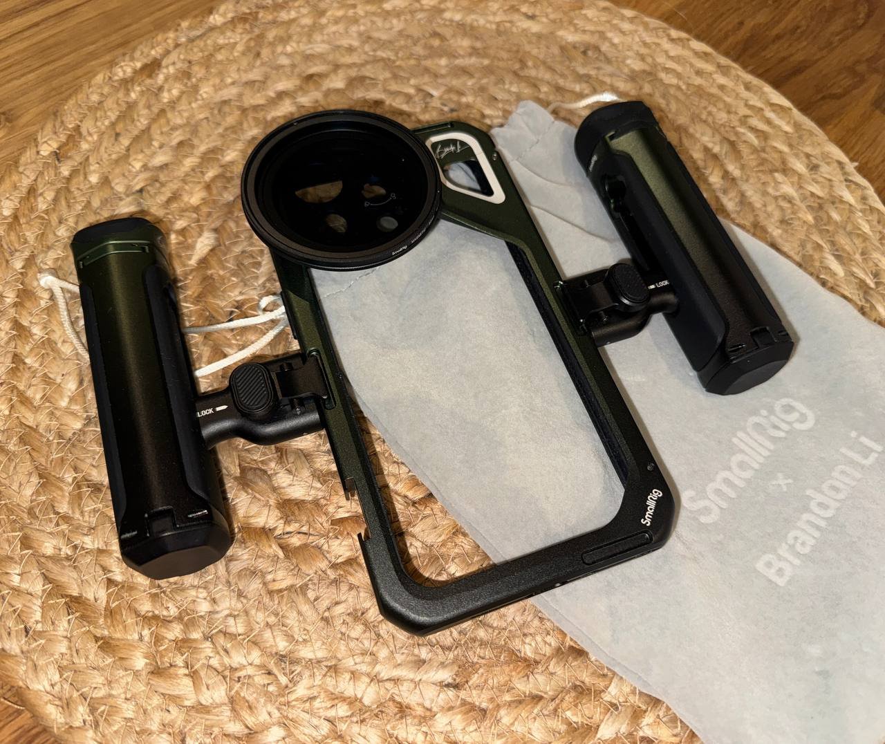 طقم فيديو موبايل SmallRig x Brandon Li لهاتف iPhone 15 Pro Max — كالجديد — بلغراد, صربيا