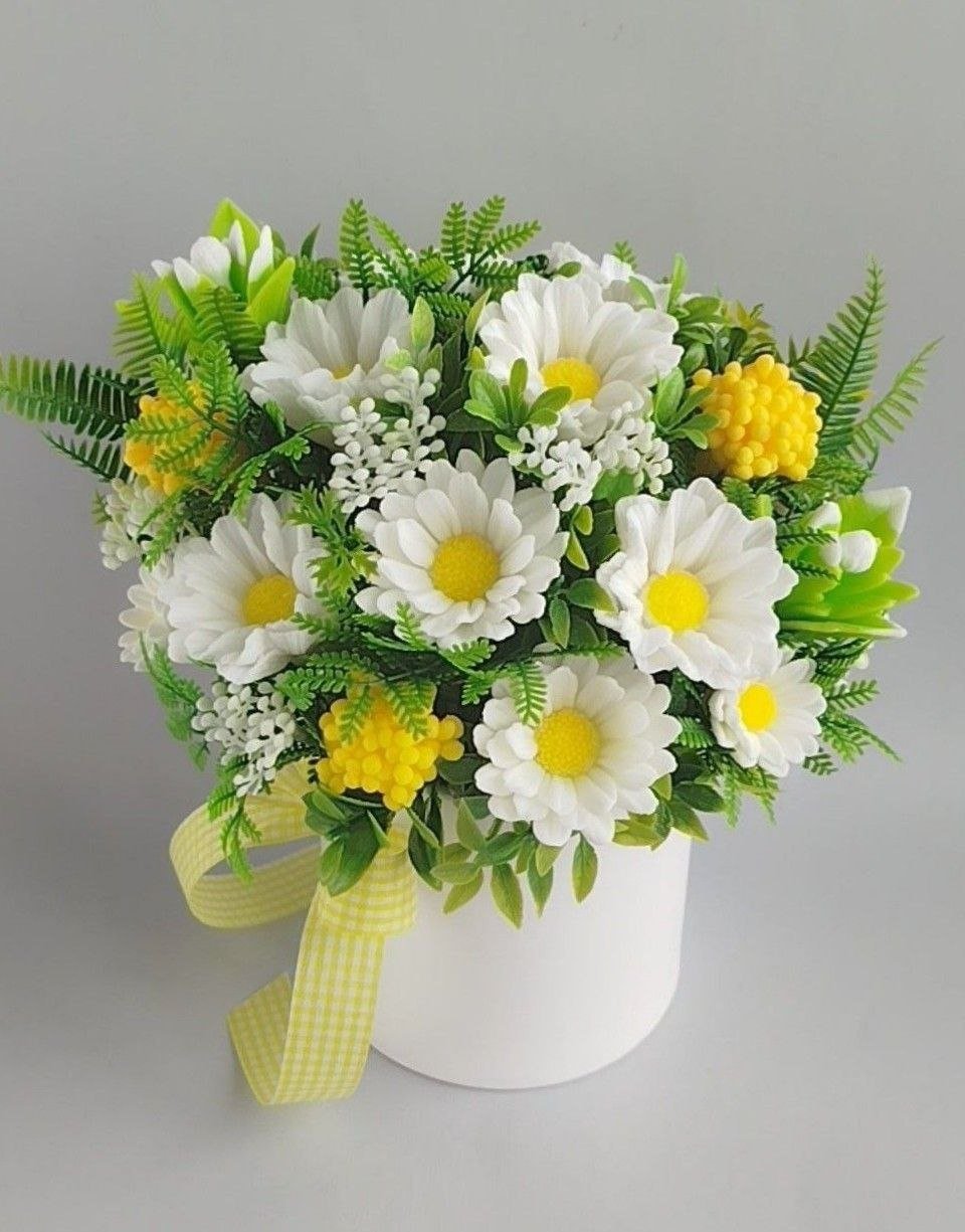 Soap daisy bouquet with gift wrapping — Moscow, Russia