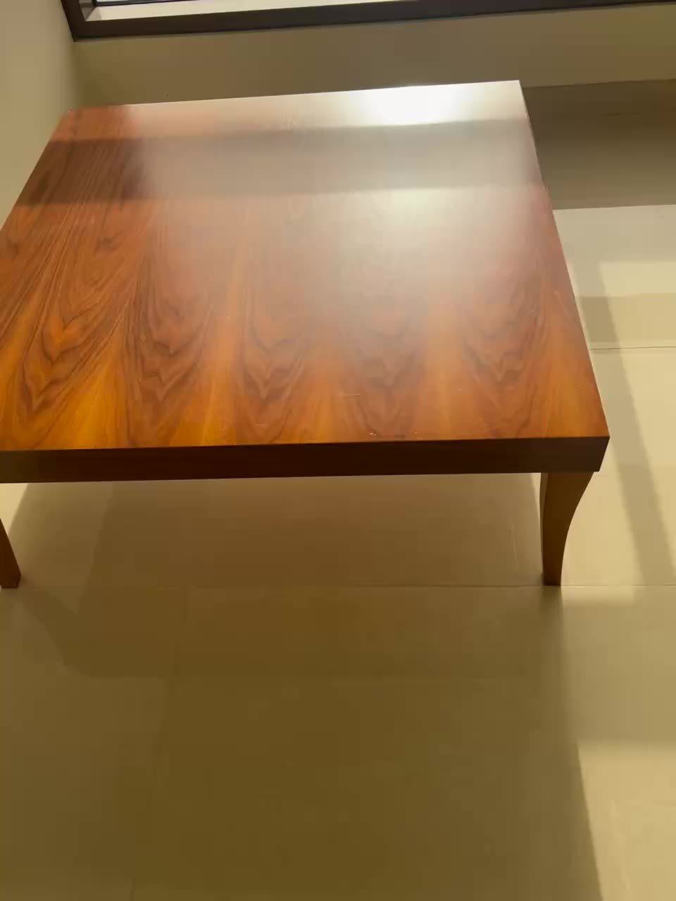 Sofa and side table (free for 100) — very good — Dubai, UAE