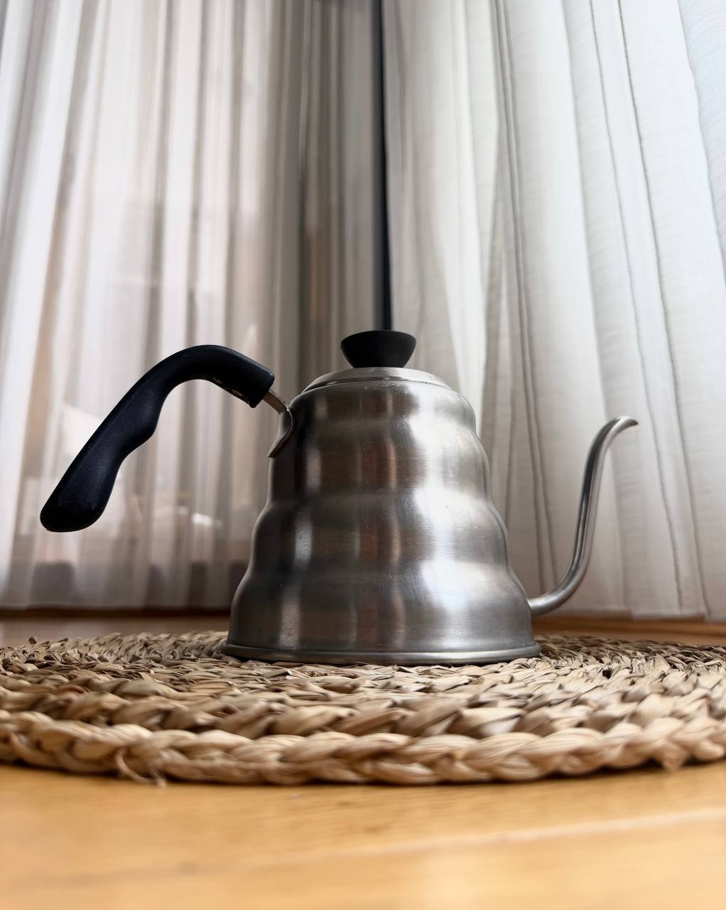 Stainless steel kettle 1000 dinar — Belgrade, Serbia