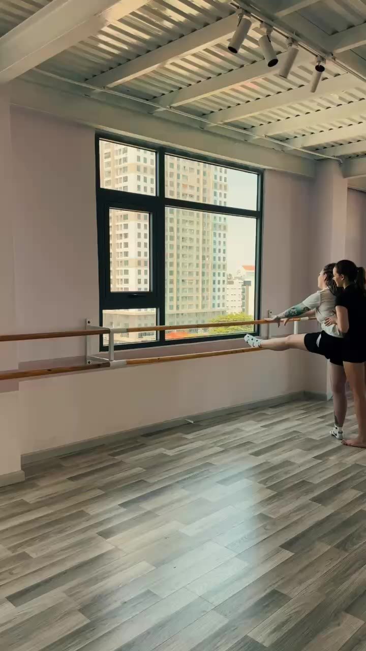 Clase de estiramiento con fortalecimiento muscular (prueba y puntual) — Nha Trang, Vietnam
