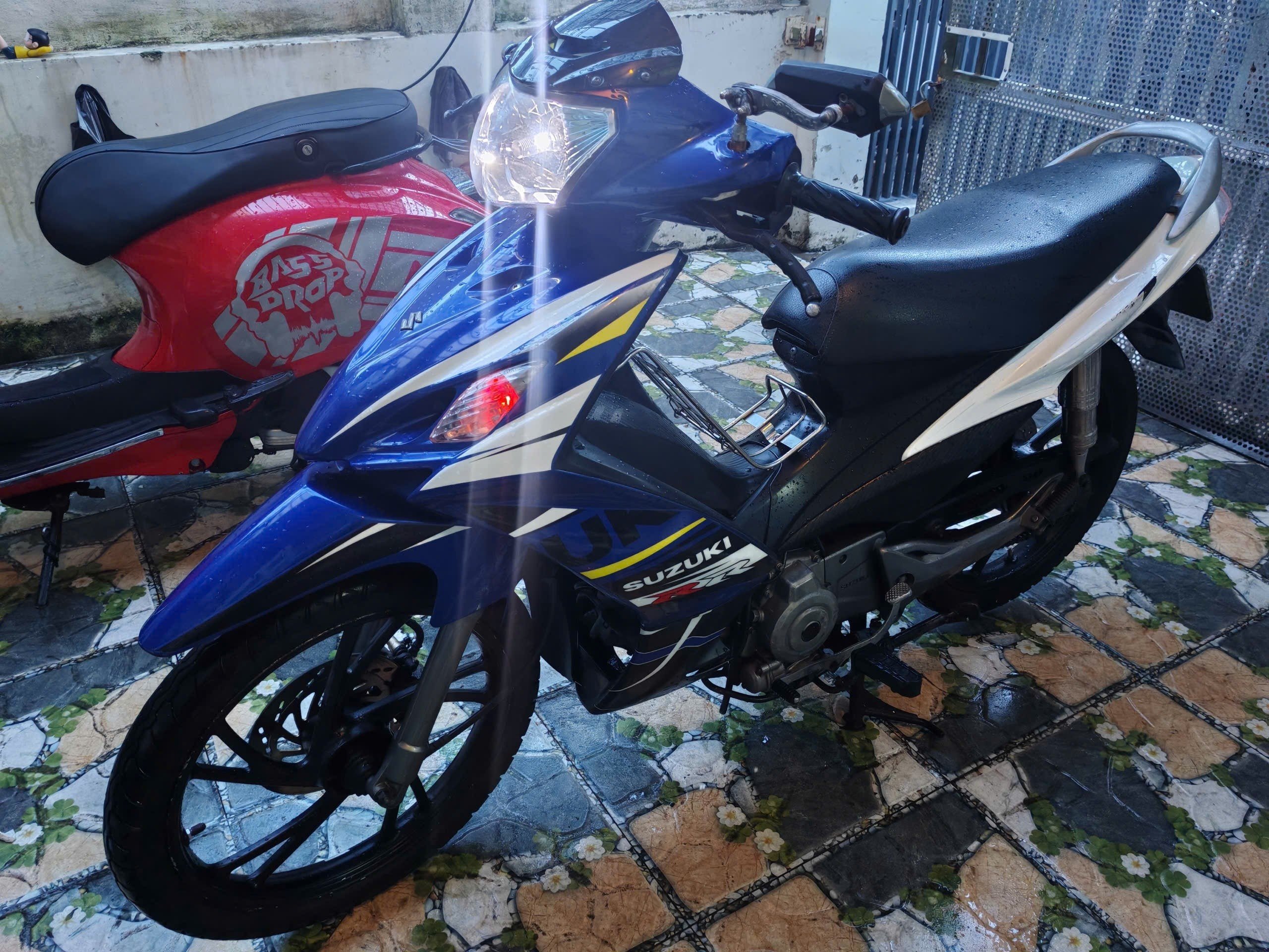 Suzuki Axelo 125cc (manual) — Nha Trang, Vietnam