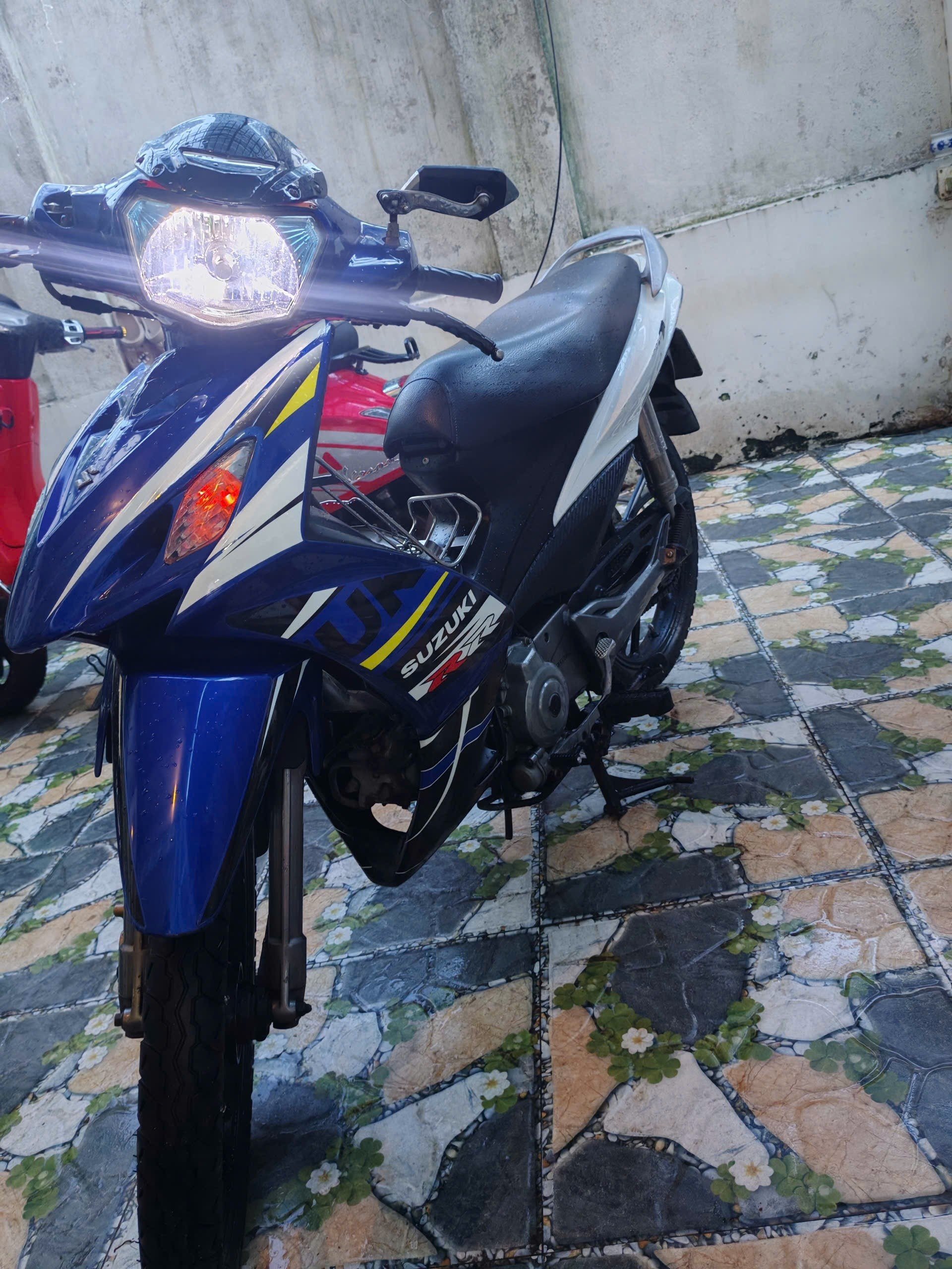 Suzuki Axelo 125cc (manual) — Nha Trang, Vietnam