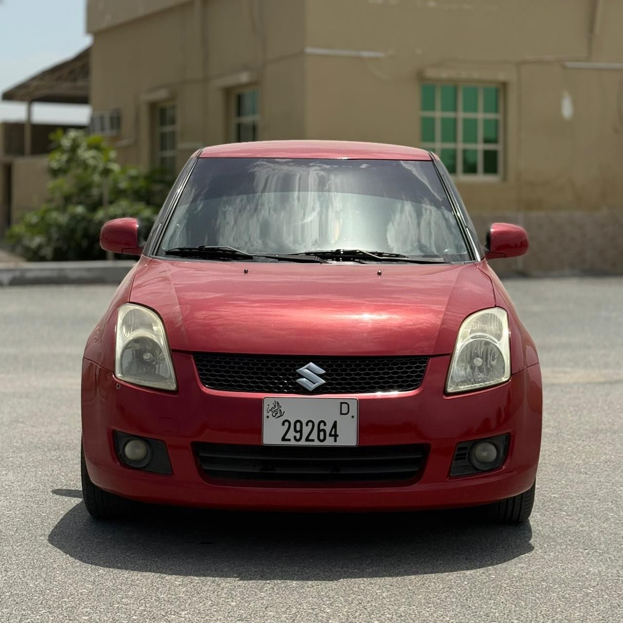 Suzuki Swift 2010 красный, автомат, Gulf, РАЭ — Дубай, ОАЭ