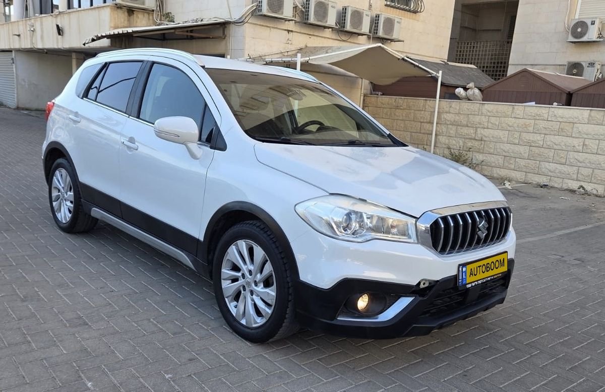 Suzuki SX4 Crossover 2019 white automatic GLX — Tel Aviv, Israel