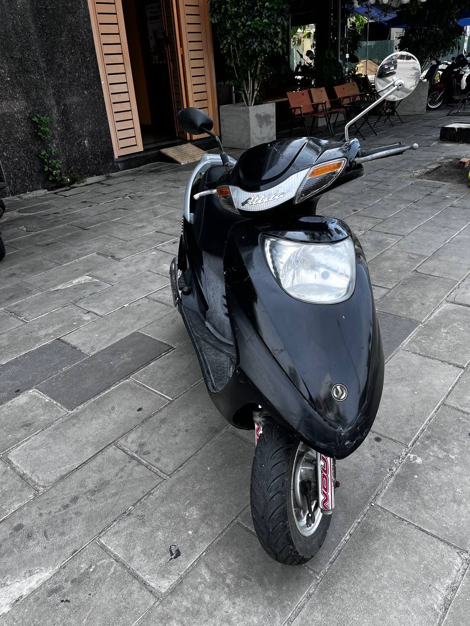 SYM Attila 5,5 millones VND, negro — Nha Trang, Vietnam