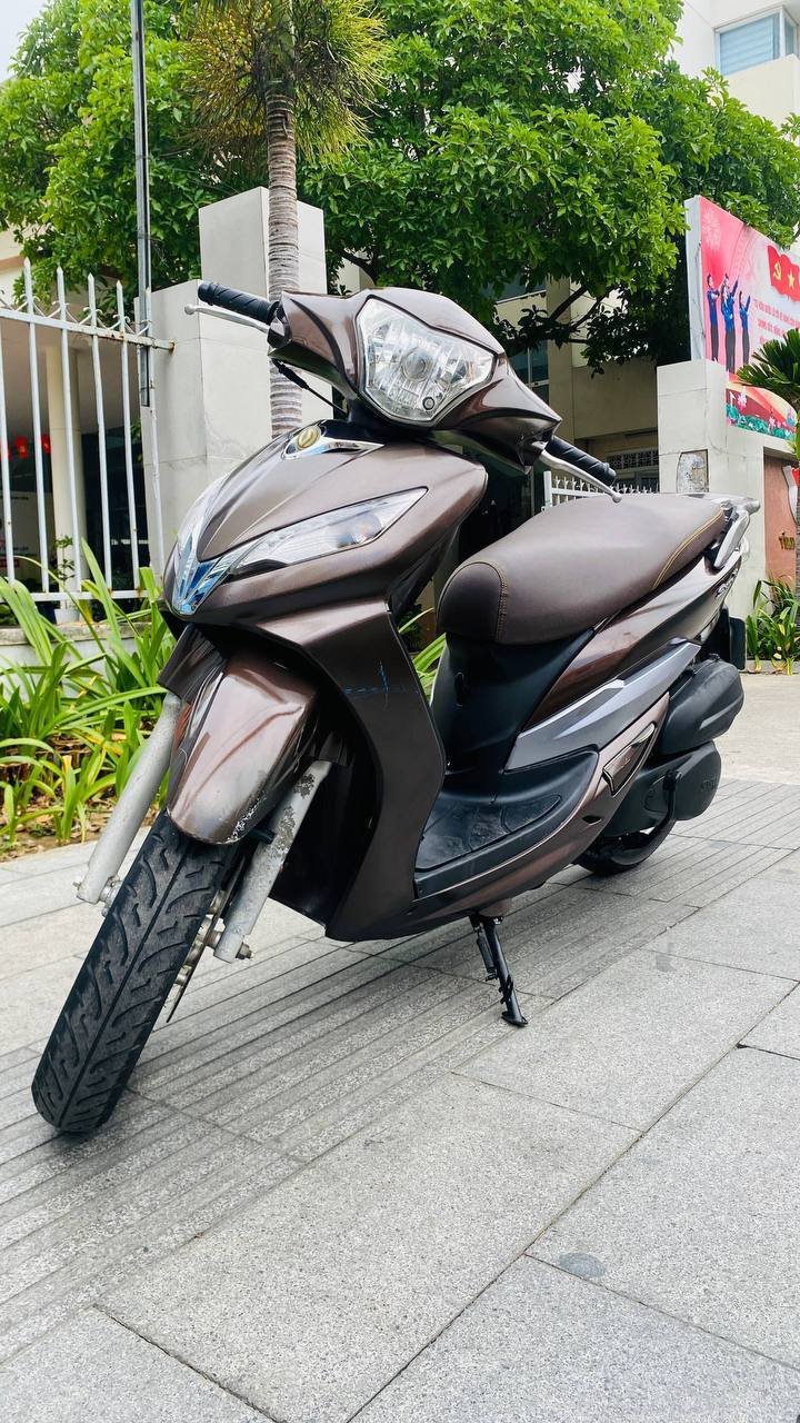 Symo Shark 125cc 2009 scooter — Nha Trang, Vietnam Symo Shark 125cc 2009 scooter — Nha Trang, Vietnam