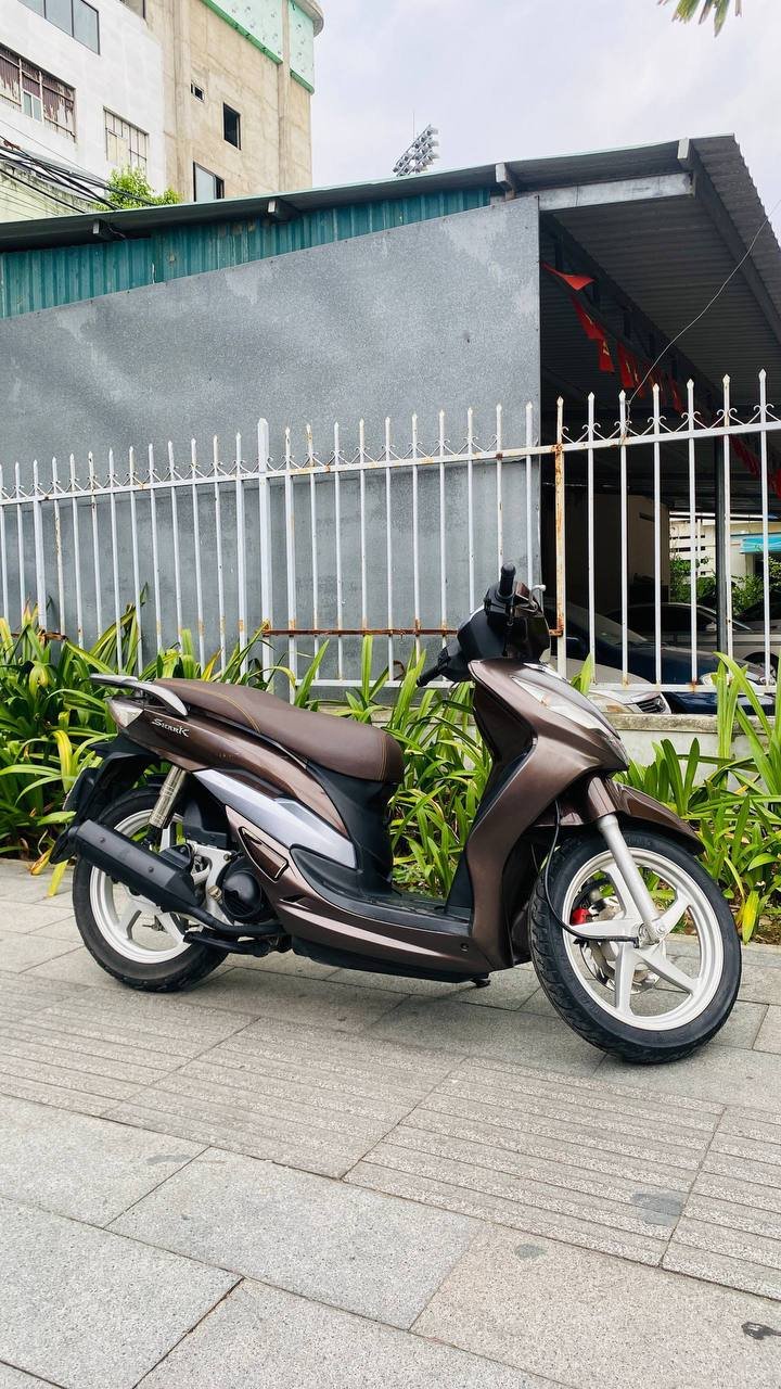 Symo Shark 125cc 2009 scooter — Nha Trang, Vietnam Symo Shark 125cc 2009 scooter — Nha Trang, Vietnam
