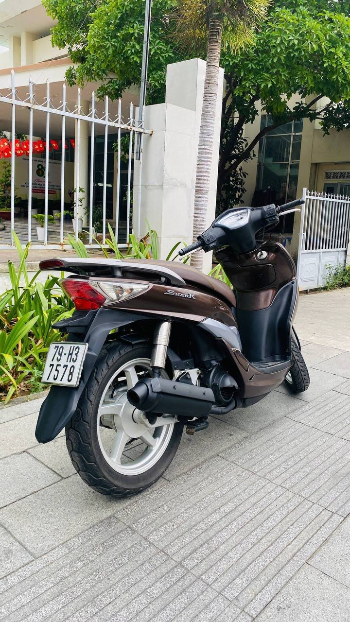 Symo Shark 125cc 2009 scooter — Nha Trang, Vietnam Symo Shark 125cc 2009 scooter — Nha Trang, Vietnam
