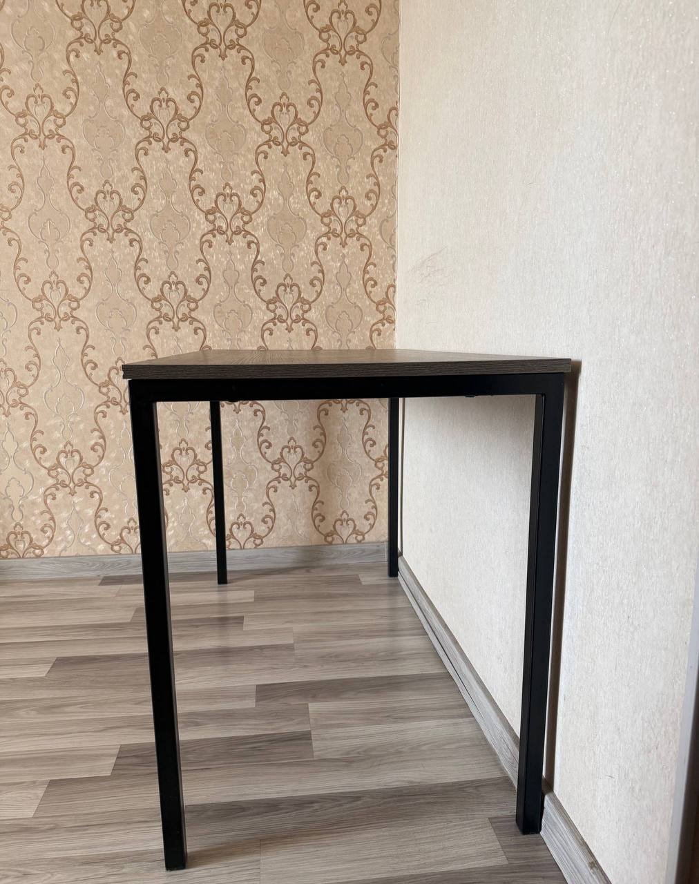 طاولة 120×60 سم، 60 لاري — تبليسي, جورجيا