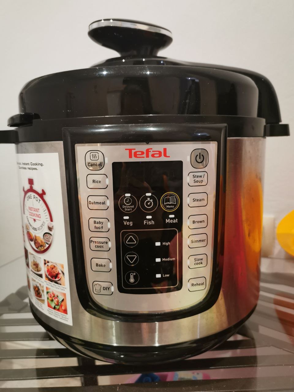 Tefal electric pressure cooker 6L, 25 programs — Valencia, Spain