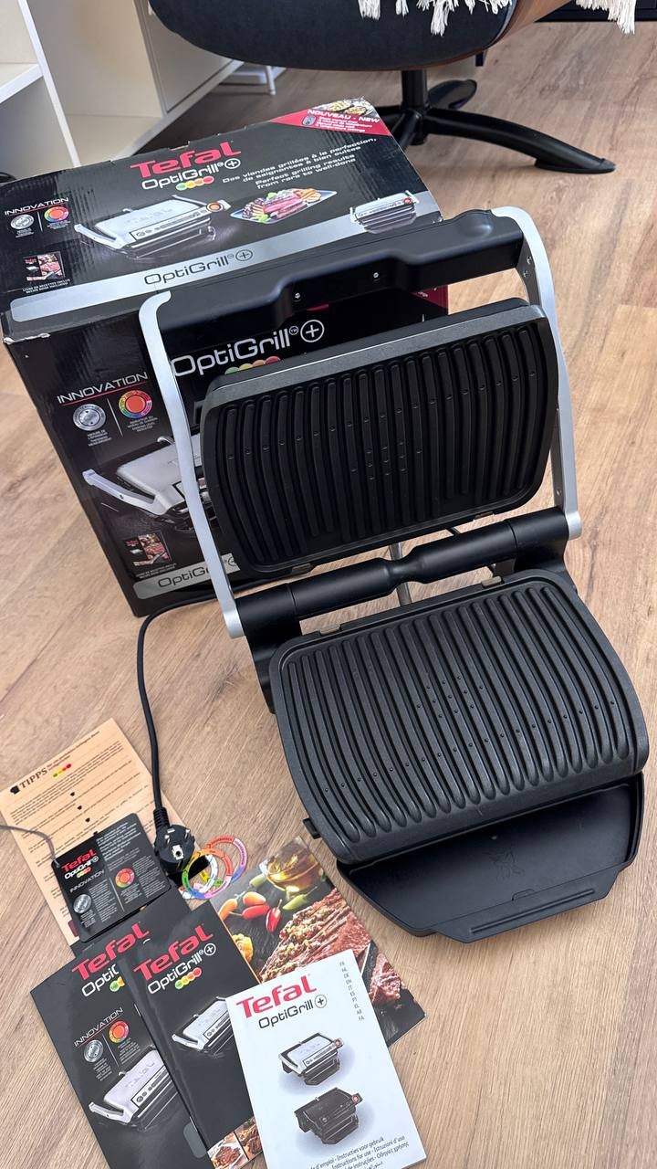 Tefal OptiGrill electric grill (GC712D) 2000W — Valencia, Spain