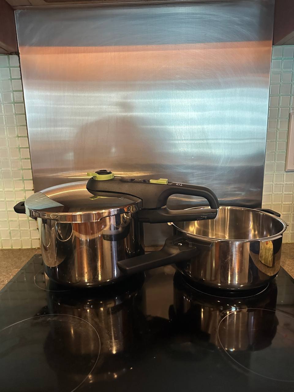 Скороварки Tefal — 100 дирхам — Дубай, ОАЭ Скороварки Tefal — 100 дирхам — Дубай, ОАЭ