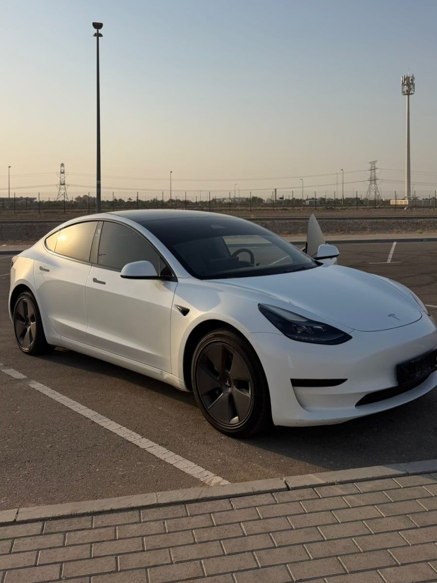 Tesla Model 3 2023 GCC, standard, factory paint — Tesla Model 3 2023 — used — Dubai, UAE