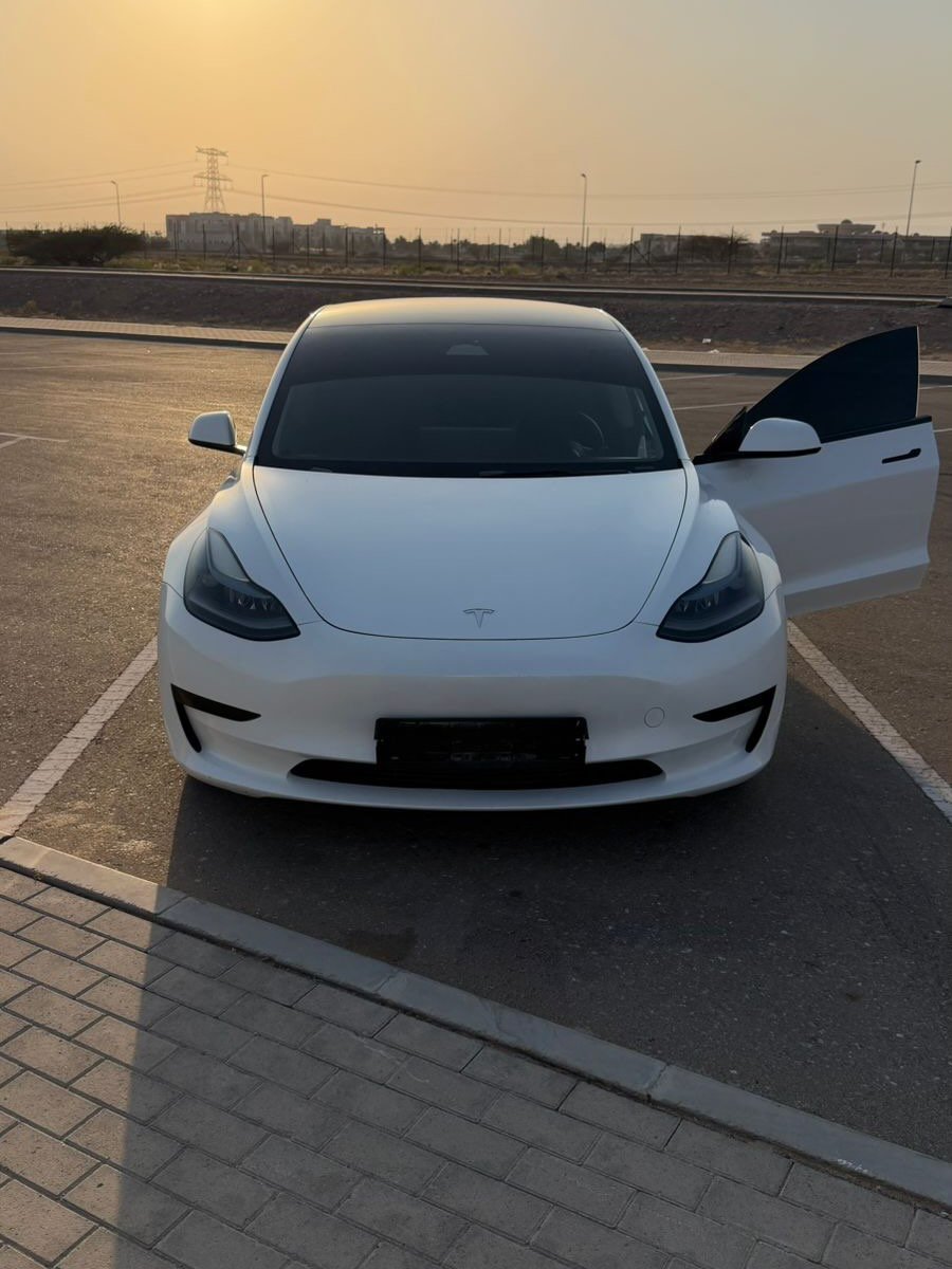 Tesla Model 3 2023 GCC, standard, factory paint — Tesla Model 3 2023 — used — Dubai, UAE
