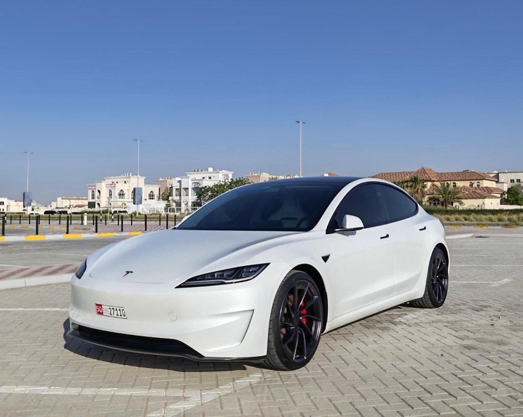 Tesla Model 3 Performance 2024, 24,323 km — Abu Dhabi, UAE