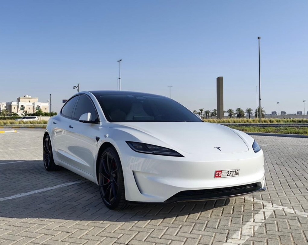 Tesla Model 3 Performance 2024, 24,323 km — Abu Dhabi, UAE