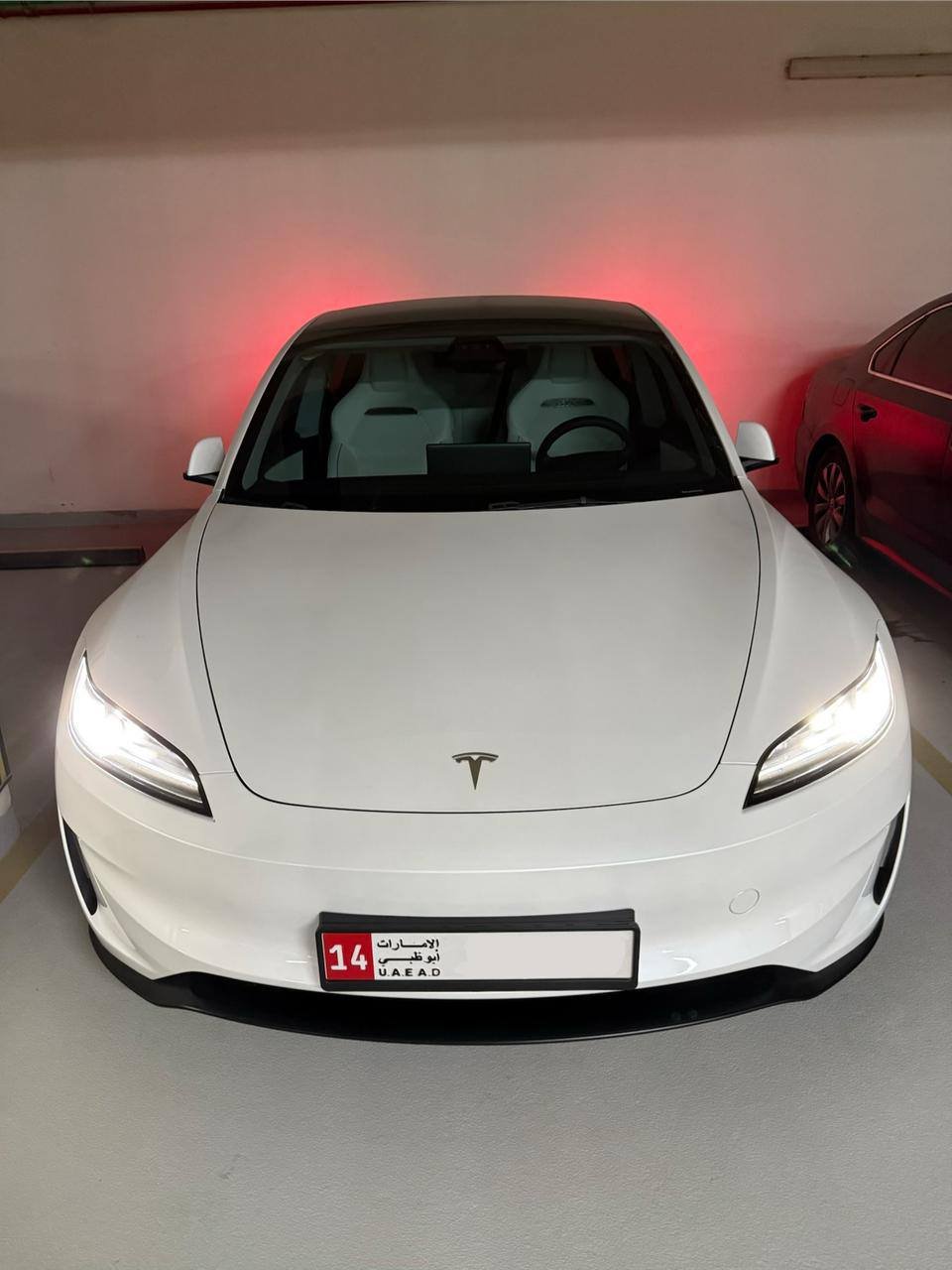 Tesla Model 3 Performance 2024 white, 21,404 km — Abu Dhabi, UAE