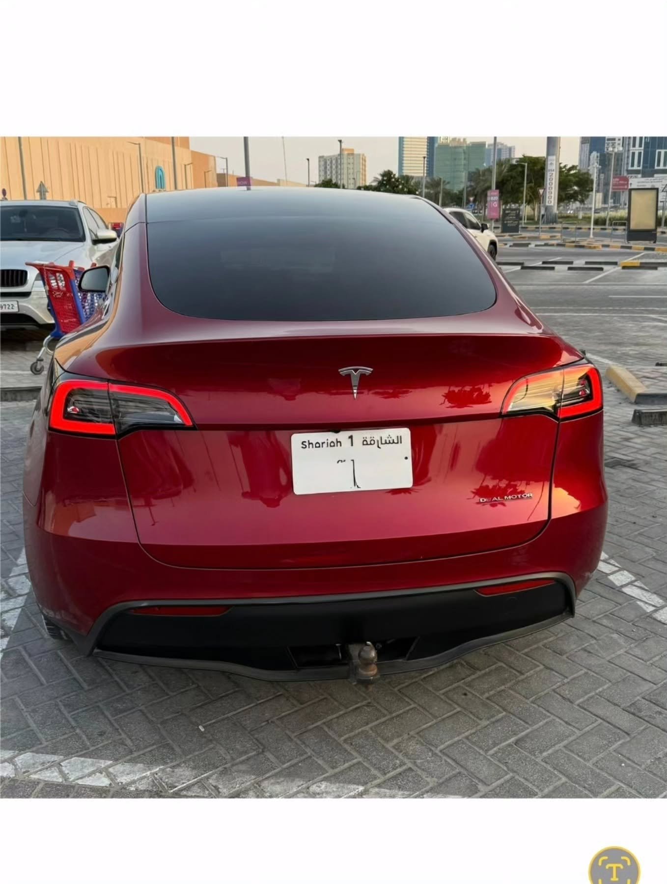 Tesla Model Y 2024 вишневый салон черный, 90k AED — Дубай, ОАЭ Tesla Model Y 2024 вишневый салон черный, 90k AED — clean and ready to use — Дубай, ОАЭ