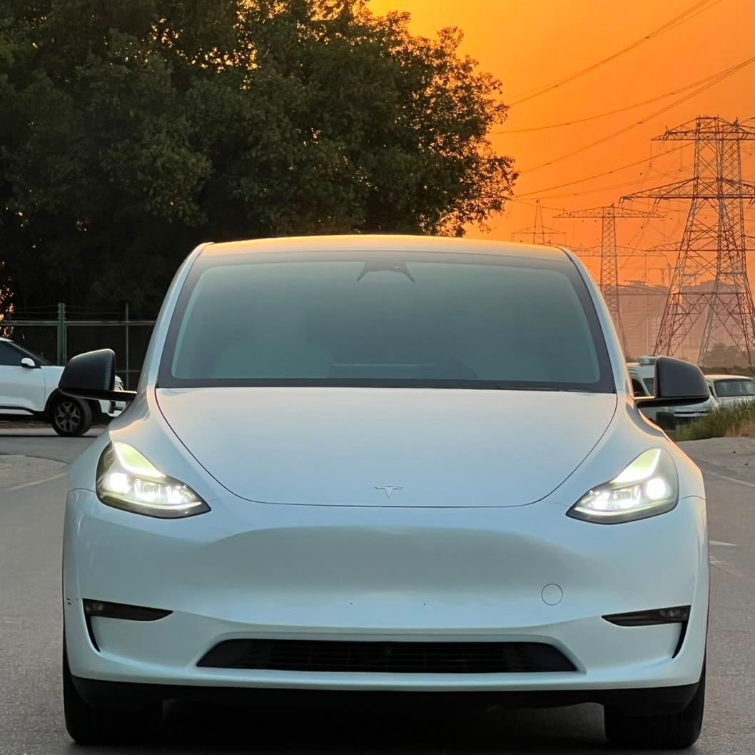 Tesla Model Y 2024 Long Range с пробегом 37 тыс. км — Дубай, ОАЭ Tesla Model Y 2024 Long Range с пробегом 37 тыс. км — б/у — Дубай, ОАЭ