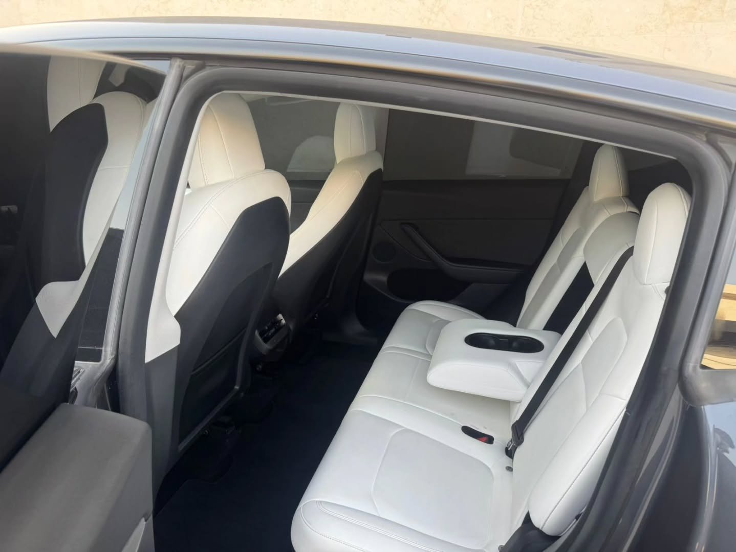 Tesla Model Y Long Range 2022 (UAE) 86000 AED — Дубай, ОАЭ