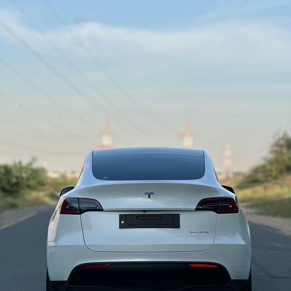Tesla Model Y Long Range 2024 white, dual motor — Dubai, UAE