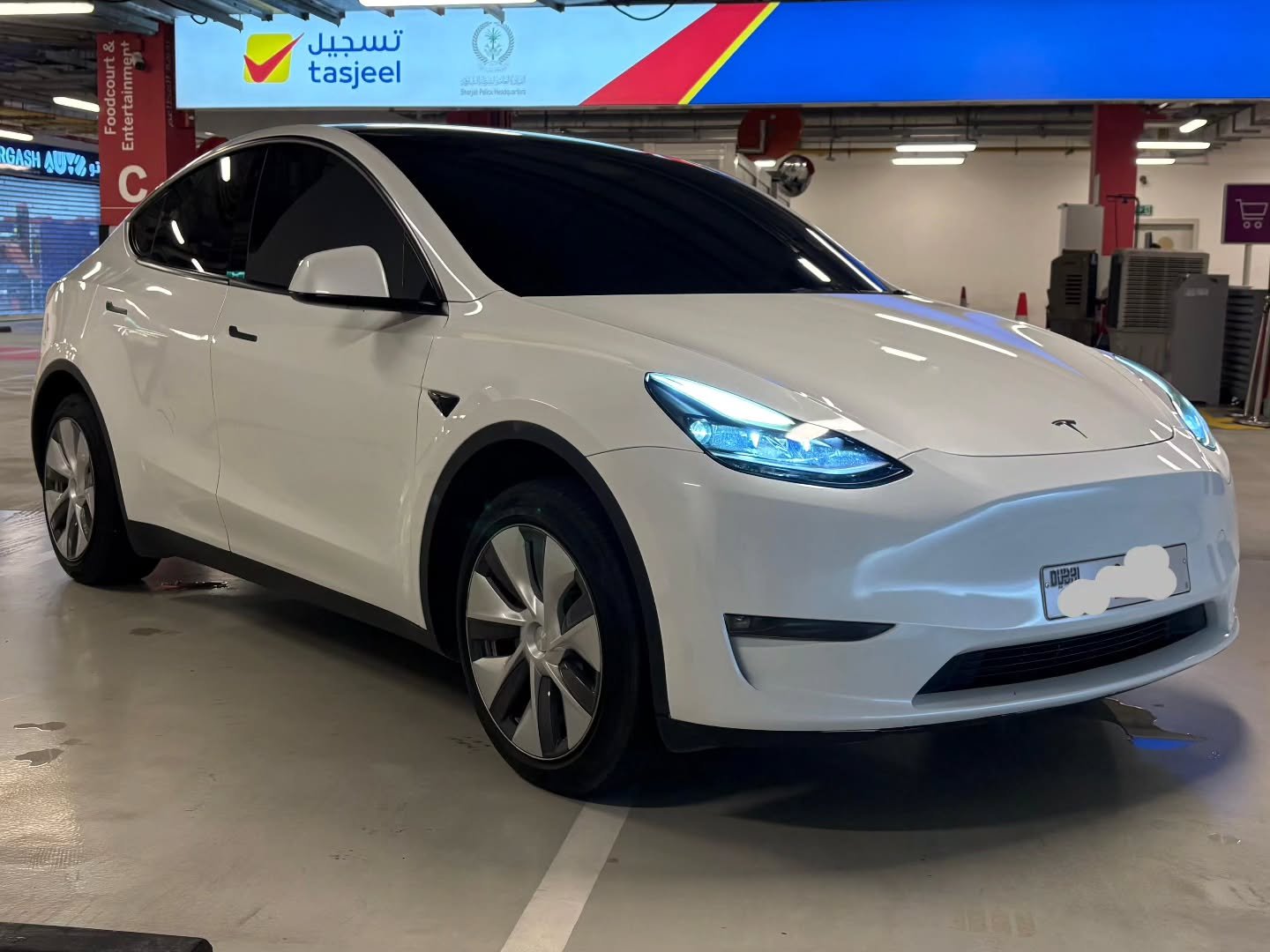 Tesla Model Y Long Range Dual Motor 2024 (GCC) — Дубай, ОАЭ Tesla Model Y Long Range Dual Motor 2024 (GCC) — б/у — Дубай, ОАЭ
