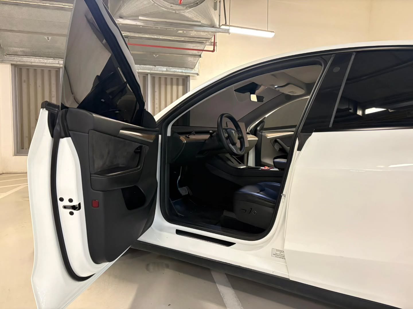 Tesla Model Y Long Range Dual Motor 2024 (GCC) — Дубай, ОАЭ Tesla Model Y Long Range Dual Motor 2024 (GCC) — б/у — Дубай, ОАЭ