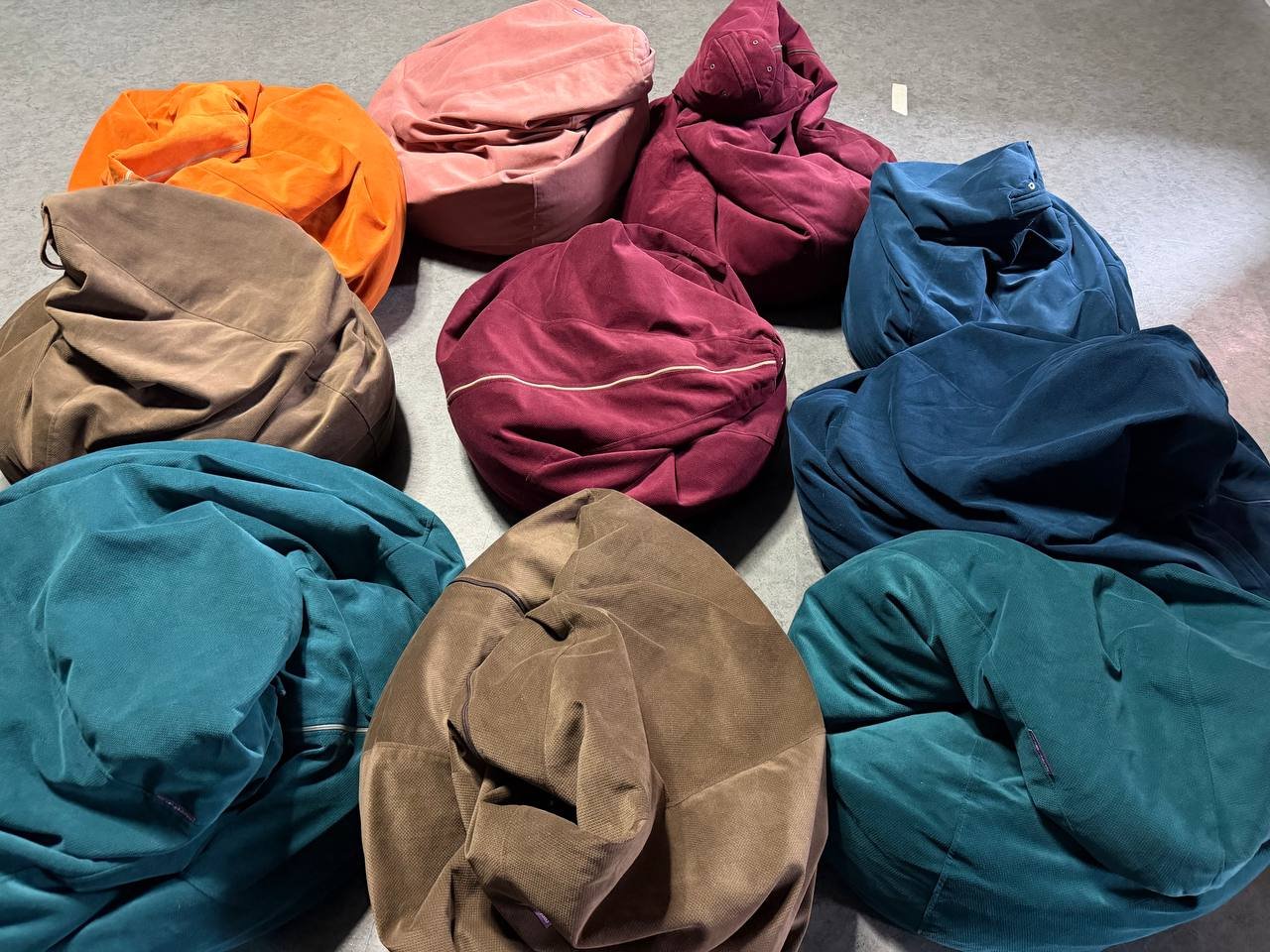 Textile poufs, 800 RUB each (zip covers) — used_or_new_unclear — Saint Petersburg, Russia
