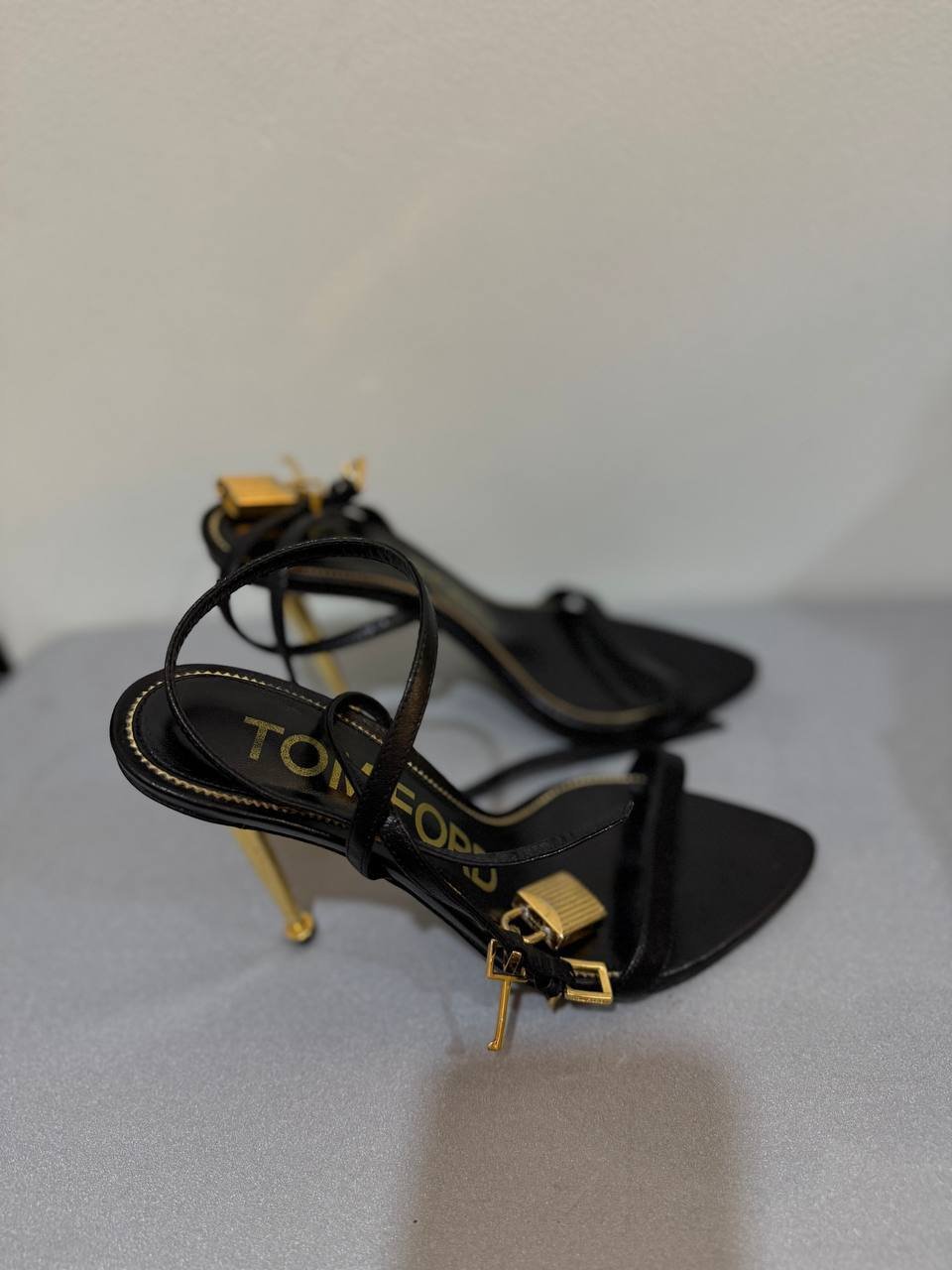 Босоножки Tom Ford Padlock Heels, 36, кожа — Хорошее — Бали, Индонезия