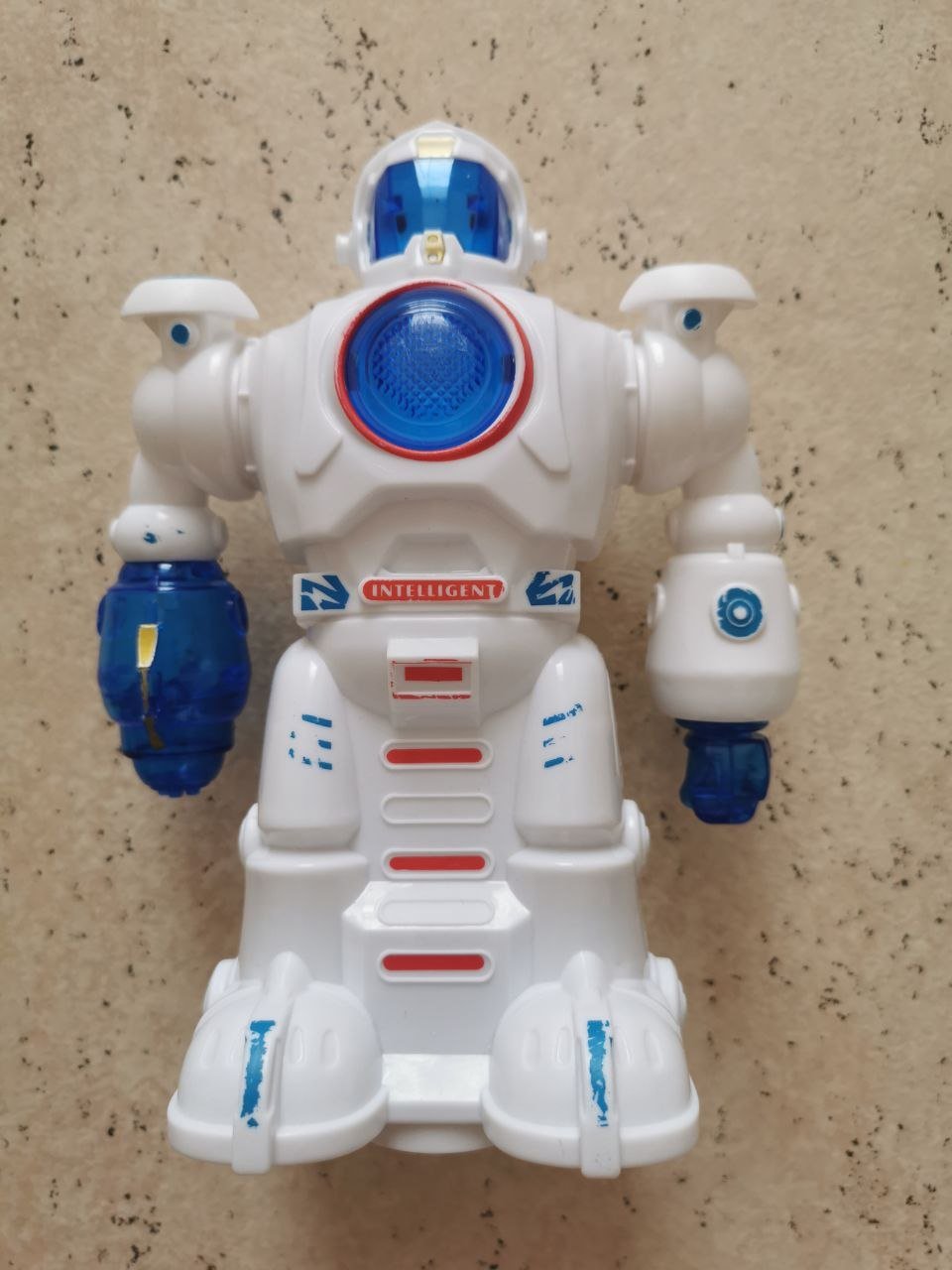 Toy robot "Intelligent" free — Valencia, Spain Toy robot "Intelligent" free — Valencia, Spain