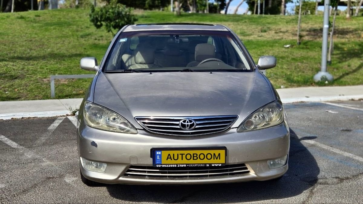Toyota Camry 2005 beige automatic 2.4 — Tel Aviv, Israel