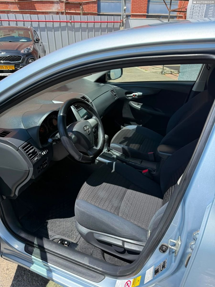 Toyota Corolla 2012 Sun Plus sedan, automatic, blue — Haifa, Israel