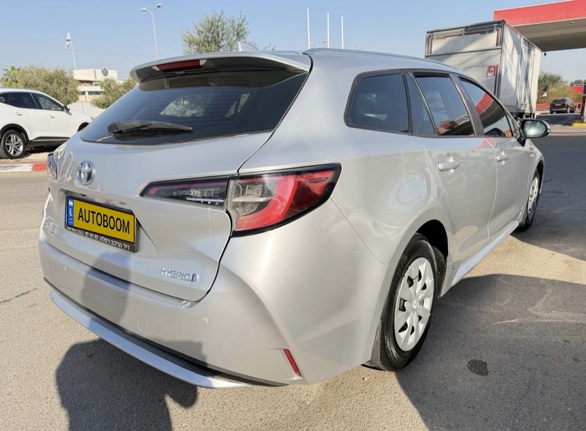 Toyota Corolla 2019 wagon Space silver — Tel Aviv, Israel